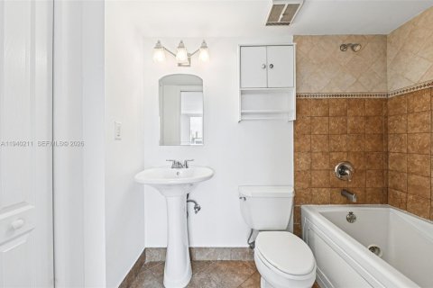 Condominio en venta en Miami, Florida, 2 dormitorios, 92.9 m2 № 2242193 - foto 19