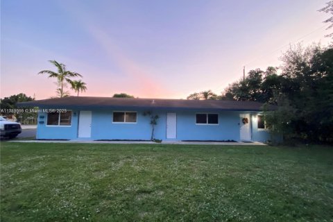 Commercial property in Fort Lauderdale, Florida 160.54 sq.m. № 1727929 - photo 21