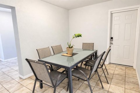 Villa ou maison à louer à Winter Haven, Floride: 4 chambres, 170.01 m2 № 2416505 - photo 6