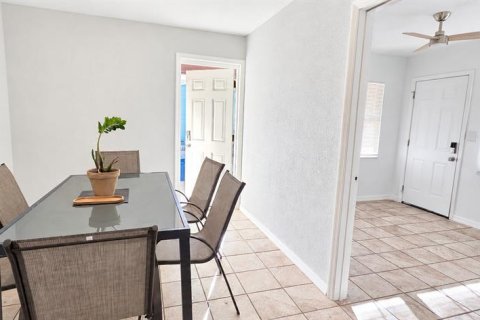 Villa ou maison à louer à Winter Haven, Floride: 4 chambres, 170.01 m2 № 2416505 - photo 7