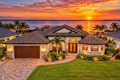 Villa ou maison à Port Charlotte, Floride 3 chambres, 214.33 m2 № 2409976