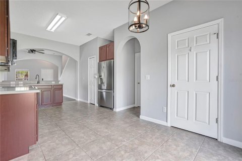 Townhouse in Orlando, Florida 4 bedrooms, 160.72 sq.m. № 2227107 - photo 16