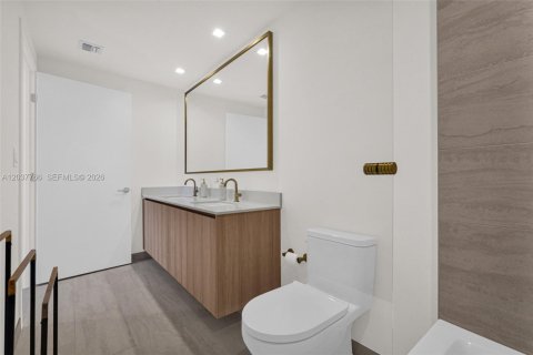 Condo in Miami, Florida, 1 bedroom  № 2263351 - photo 21