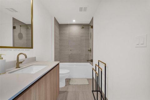 Condo in Miami, Florida, 1 bedroom  № 2263351 - photo 20