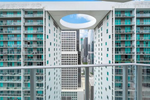 Condo in Miami, Florida, 1 bedroom  № 2263351 - photo 9