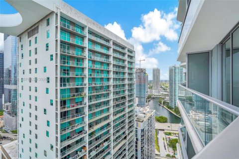 Condo in Miami, Florida, 1 bedroom  № 2263351 - photo 11