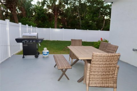 Villa ou maison à vendre à Fort Lauderdale, Floride: 3 chambres, 132.01 m2 № 1945119 - photo 26