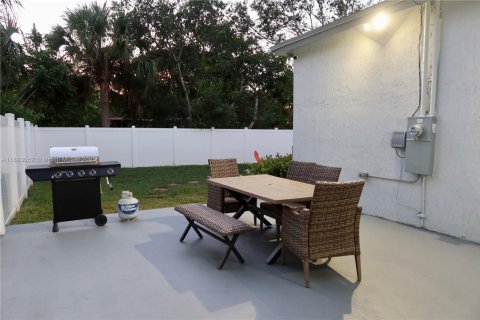 Villa ou maison à vendre à Fort Lauderdale, Floride: 3 chambres, 132.01 m2 № 1945119 - photo 25