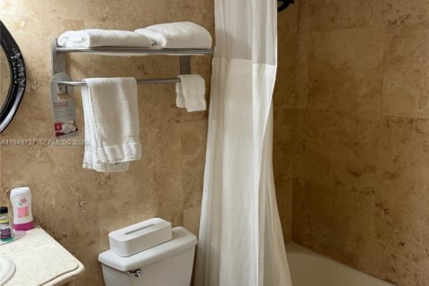 Купить кондоминиум в Санни-Айлс-Бич, Флорида 33.44м2, № 2005422 - фото 8