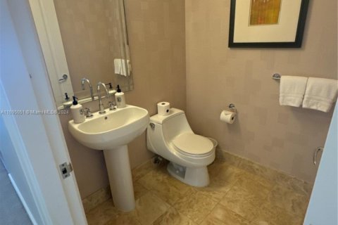 Condo in Miami, Florida, 2 bedrooms  № 1448674 - photo 16