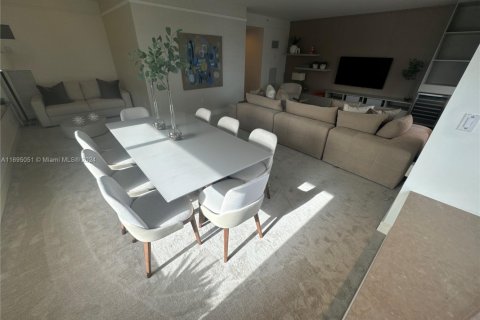 Condo in Miami, Florida, 2 bedrooms  № 1448674 - photo 6