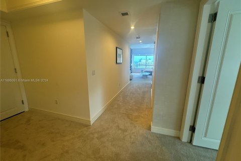 Condo in Miami, Florida, 2 bedrooms  № 1448674 - photo 27