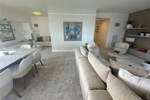 Condo in Miami, Florida, 2 bedrooms  № 1448674 - photo 13