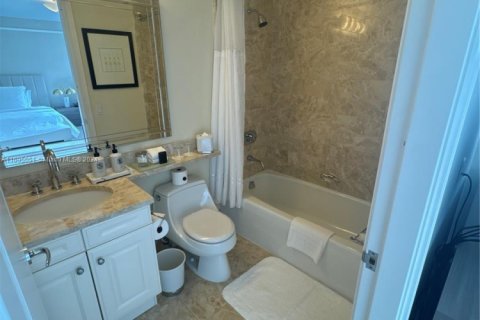 Condo in Miami, Florida, 2 bedrooms  № 1448674 - photo 24