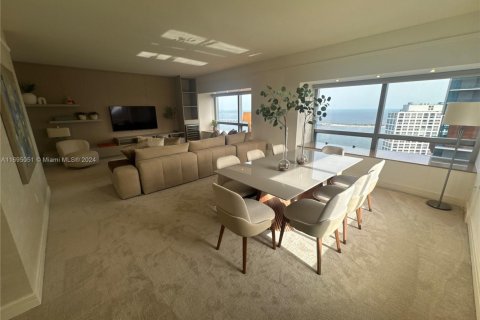 Condo in Miami, Florida, 2 bedrooms  № 1448674 - photo 5