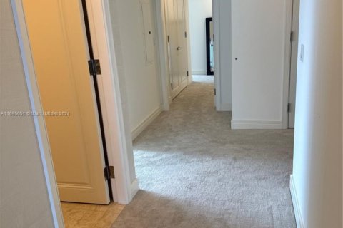 Condo in Miami, Florida, 2 bedrooms  № 1448674 - photo 15