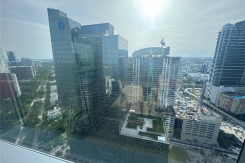 Condo in Miami, Florida, 2 bedrooms  № 1448674 - photo 9