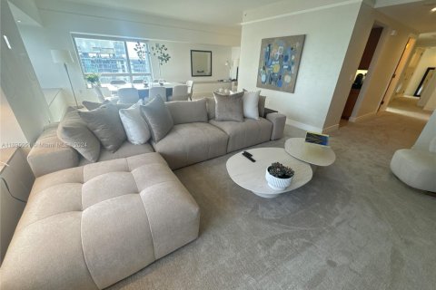 Condo in Miami, Florida, 2 bedrooms  № 1448674 - photo 4