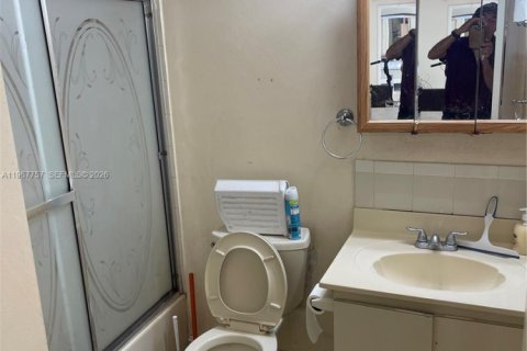 Condominio en alquiler en Miami, Florida, 3 dormitorios, 103.12 m2 № 2029396 - foto 18