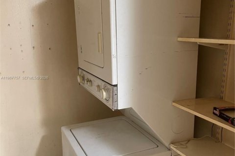 Condominio en alquiler en Miami, Florida, 3 dormitorios, 103.12 m2 № 2029396 - foto 19