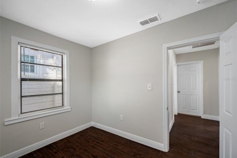 Villa ou maison à vendre à Tampa, Floride: 3 chambres, 83.8 m2 № 2355658 - photo 14