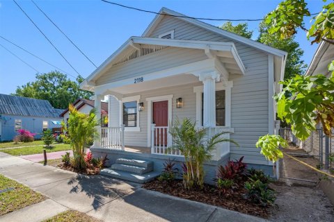 Villa ou maison à vendre à Tampa, Floride: 3 chambres, 83.8 m2 № 2355658 - photo 2