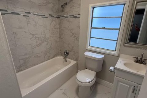 Villa ou maison à vendre à Tampa, Floride: 3 chambres, 83.8 m2 № 2355658 - photo 13