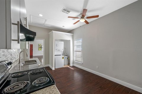 Villa ou maison à vendre à Tampa, Floride: 3 chambres, 83.8 m2 № 2355658 - photo 7