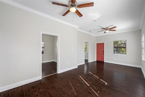 Villa ou maison à vendre à Tampa, Floride: 3 chambres, 83.8 m2 № 2355658 - photo 4