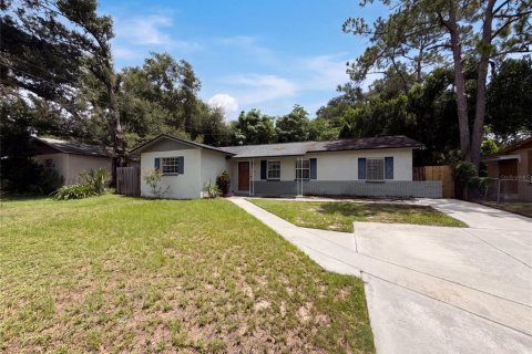 House in Tampa, Florida 4 bedrooms, 125.98 sq.m. № 2296312 - photo 13