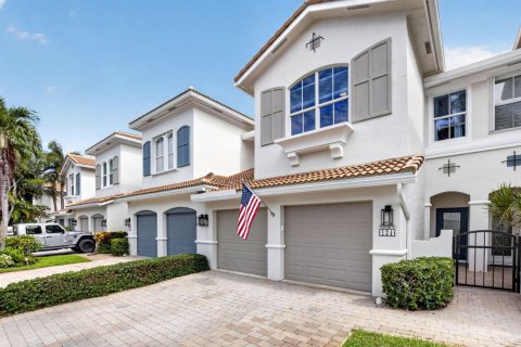 Touwnhouse à vendre à Hypoluxo, Floride: 3 chambres, 226.03 m2 № 2089542 - photo 2