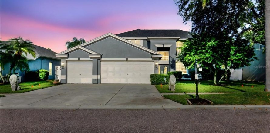 Casa en Trinity, Florida 4 dormitorios, 295.34 m2 № 1911260