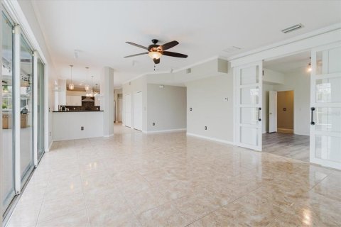 Casa en venta en Trinity, Florida, 4 dormitorios, 295.34 m2 № 1911260 - foto 29