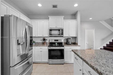 Купить виллу или дом в Хомстед, Флорида 4 спальни, 224.82м2, № 2006661 - фото 19