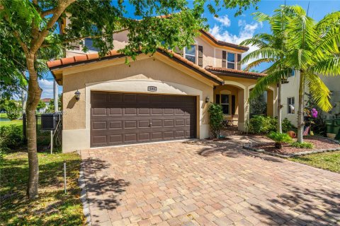 Купить виллу или дом в Хомстед, Флорида 4 спальни, 224.82м2, № 2006661 - фото 2