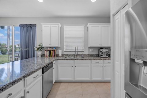 Купить виллу или дом в Хомстед, Флорида 4 спальни, 224.82м2, № 2006661 - фото 20