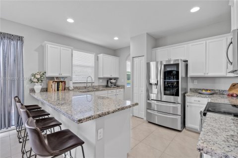 Купить виллу или дом в Хомстед, Флорида 4 спальни, 224.82м2, № 2006661 - фото 17