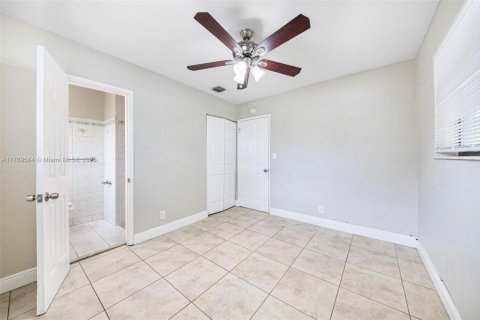 House in Oakland Park, Florida 3 bedrooms, 104.79 sq.m. № 1683891 - photo 29