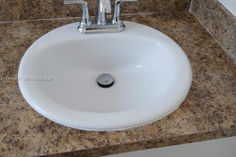 Copropriété à louer à Miami, Floride: 2 chambres, 60.39 m2 № 1997685 - photo 5