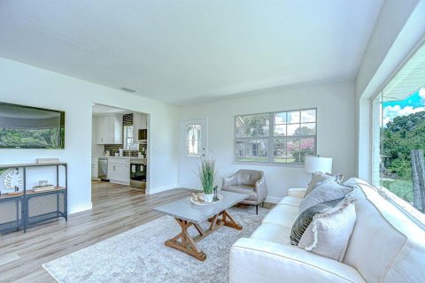 House in Tampa, Florida 3 bedrooms, 96.99 sq.m. № 1808484 - photo 9