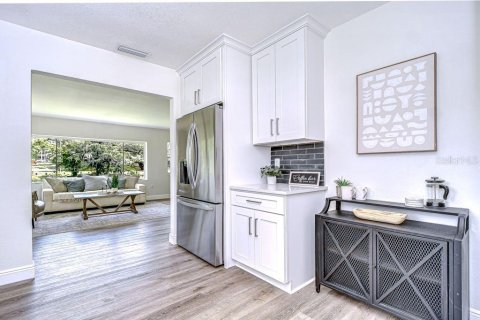 House in Tampa, Florida 3 bedrooms, 96.99 sq.m. № 1808484 - photo 7