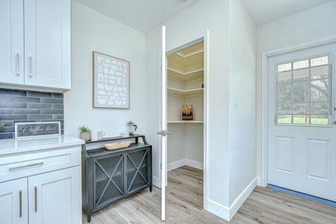 House in Tampa, Florida 3 bedrooms, 96.99 sq.m. № 1808484 - photo 6