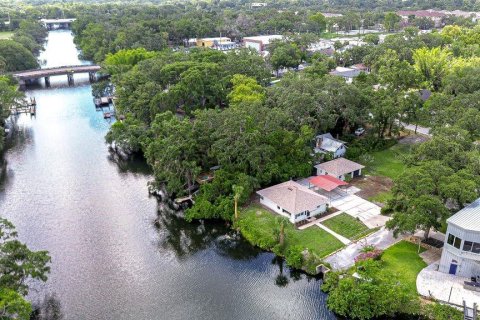 House in Tampa, Florida 3 bedrooms, 96.99 sq.m. № 1808484 - photo 1