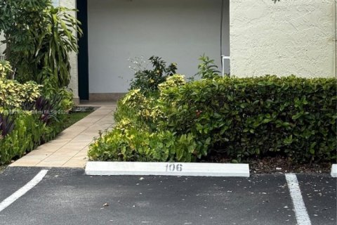 Снять в аренду кондоминиум в Саут-Майами, Флорида 2 спальни, 119.84м2, № 1811322 - фото 20