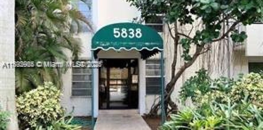 Кондоминиум с 2 спальнями в Саут-Майами, Флорида № 1811322