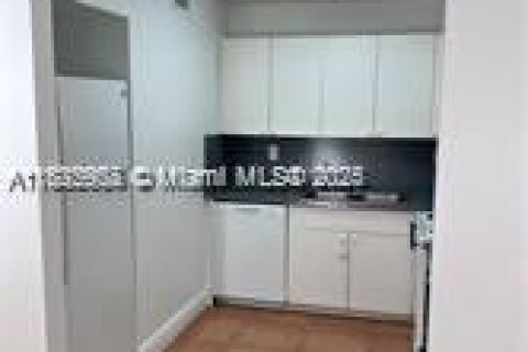 Снять в аренду кондоминиум в Саут-Майами, Флорида 2 спальни, 119.84м2, № 1811322 - фото 17