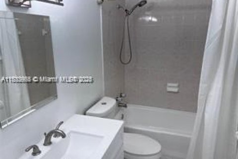 Снять в аренду кондоминиум в Саут-Майами, Флорида 2 спальни, 119.84м2, № 1811322 - фото 7