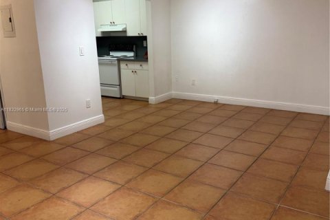 Снять в аренду кондоминиум в Саут-Майами, Флорида 2 спальни, 119.84м2, № 1811322 - фото 19