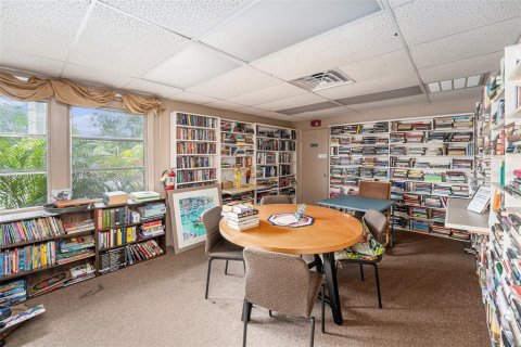 Condo in Clearwater, Florida, 1 bedroom  № 1814979 - photo 17