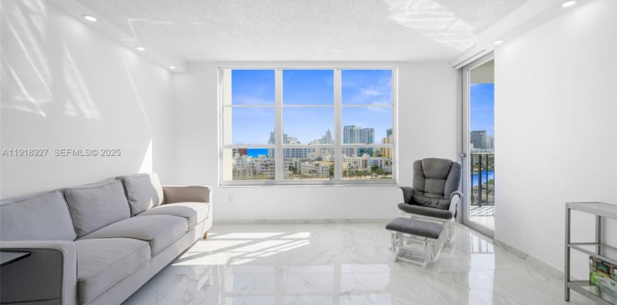 Condo in Miami Beach, Florida, 1 bedroom  № 1976392